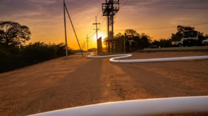 Instalación de tubería flexible RTP de Imantt mediante carretes sobre barcaza en el Lago de Maracaibo, Venezuela.