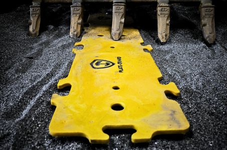 Plate-Guard HDPE plates installed to protect buried oil and gas infrastructure from mechanical impact and heavy vehicle loads
